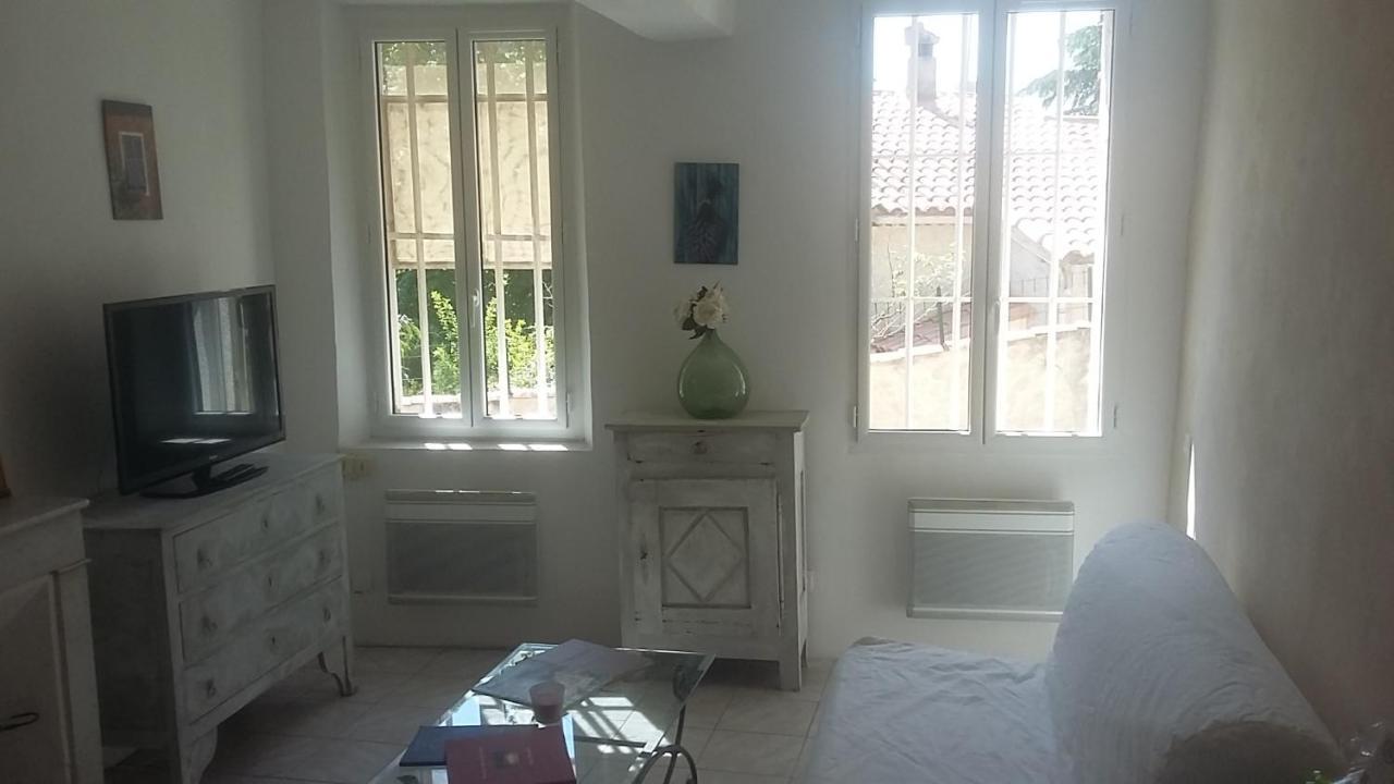 Appartement Dans Hameau Provencal 阿洛 外观 照片